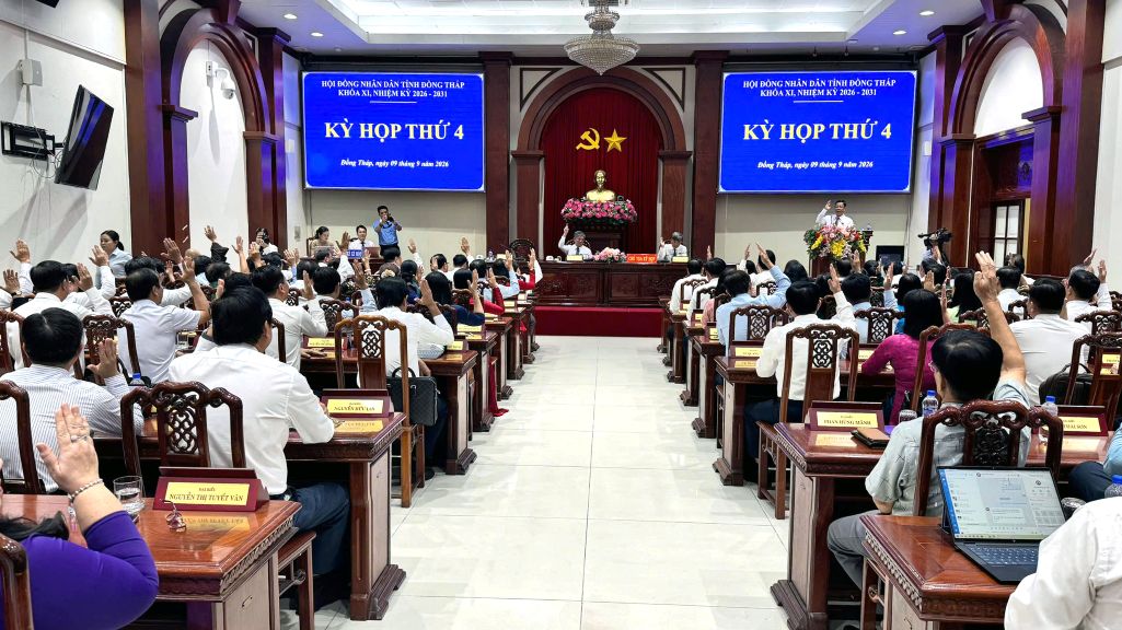 Đại biểu tán thành bầu ông Nguyễn Thanh Nhàn - Phó Bí thư Tỉnh ủy - giữ chức Chủ tịch UBND tỉnh Đồng Tháp nhiệm kỳ 2026 - 2031. Ảnh: Trần Tài