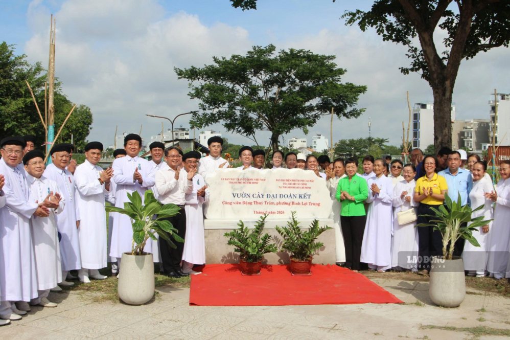 Inauguración del "Jardín de Árboles de la Gran Unidad" en el Parque Dang Thuy Tram. Foto: Thanh Chan