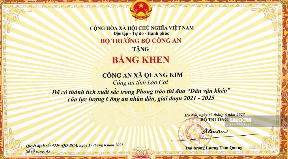 Công an xã Quang Kim (thuộc huyện Bát Xát cũ, nay là Công an xã Bát Xát) được Bộ Công an tặng Bằng khen