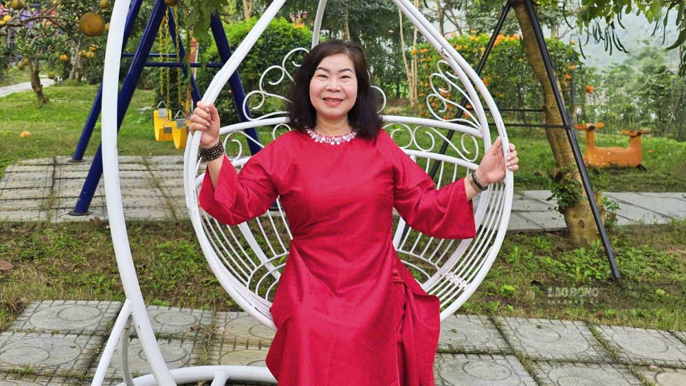 Earth pink will help middle-aged women always look youthful but no less luxurious. Photo: Thu Lan