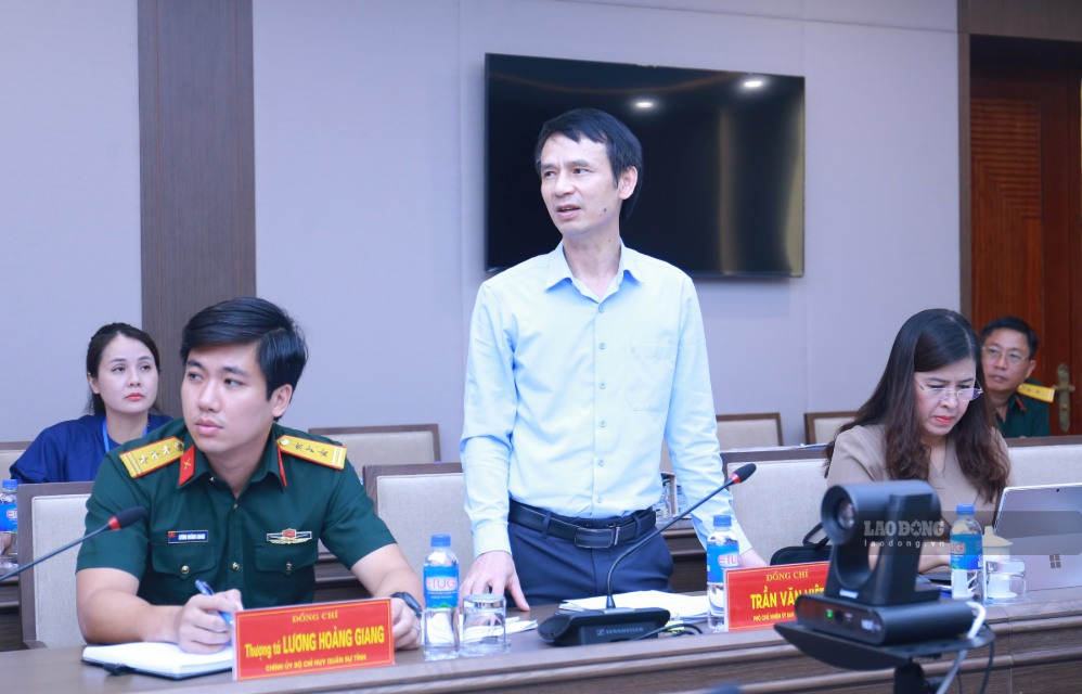 Thành viên Hội đồng Thi đua - Khen thưởng tỉnh Lào Cai tại phiên làm việc chiều 9.9. Ảnh: Thanh Thủy