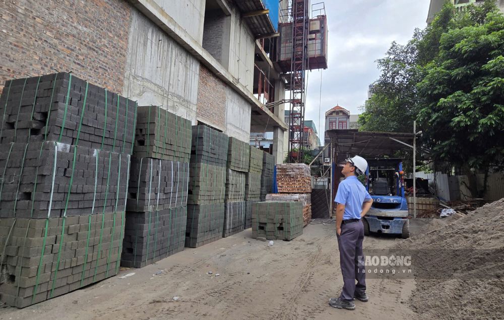 People performing construction safety management work must have expertise in occupational safety techniques or construction techniques. Photo: Nhu Ha