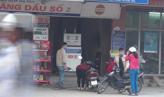 Chiêu “móc túi” khách hàng của nhân viên Cửa hàng xăng dầu số 2 (164 đường Quang Trung, Q.Hà Đông, TP.Hà Nội).