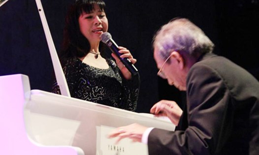 Ánh Tuyết đã có 25 năm đồng hành cùng Nguyễn Ánh 9 trong âm nhạc.