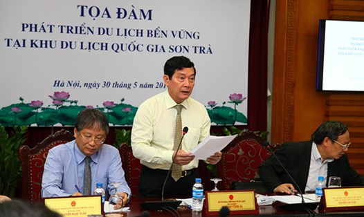 Thứ trưởng Bộ VHTTDL Huỳnh Vĩnh Ái phát biểu tại buổi tọa đàm. Ảnh: Tổ quốc