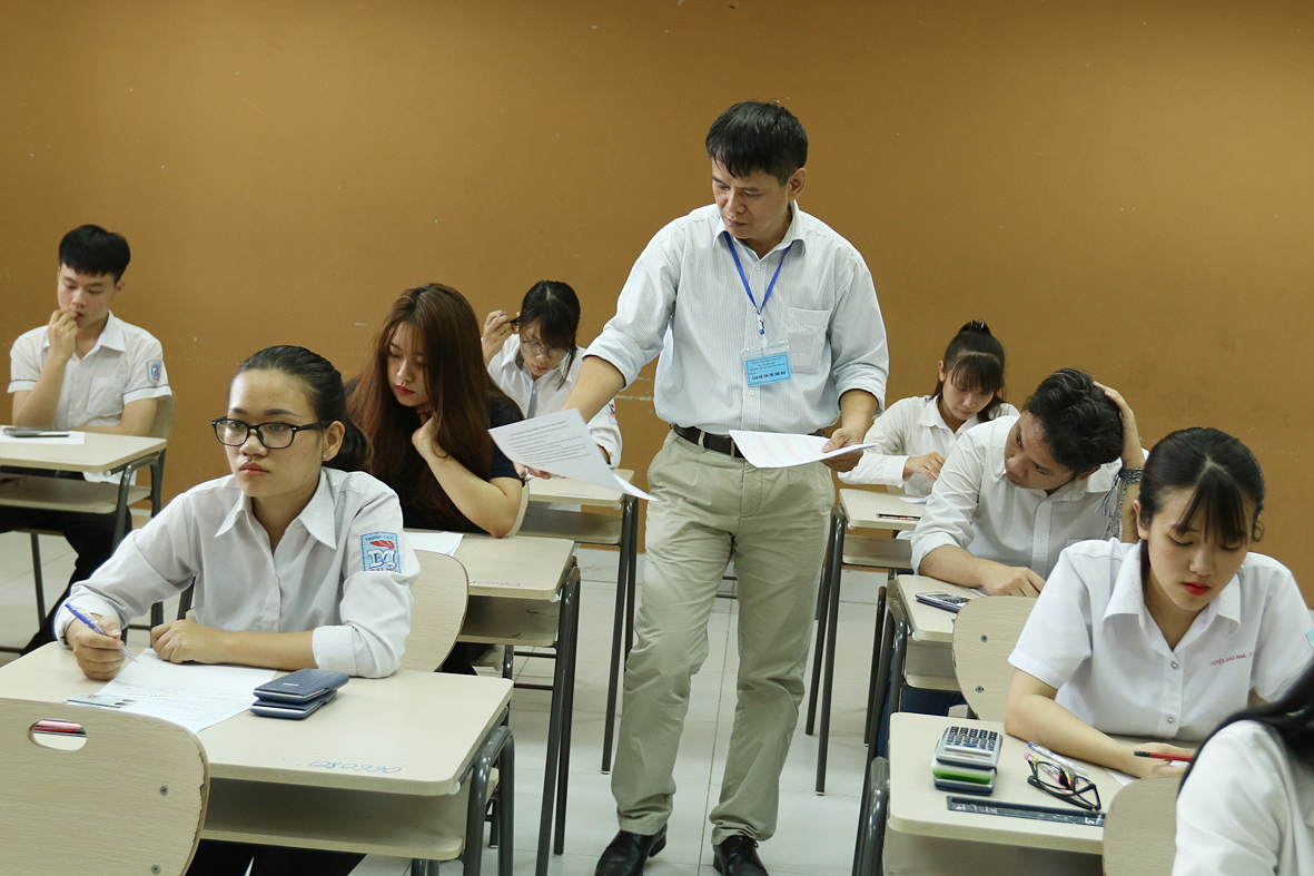 Có thể nói kỳ thi năm nay, người gánh áp lực lớn nhất không phải là thí sinh, phụ huynh mà là giám thị. (Ảnh minh họa: Hải Nguyễn)