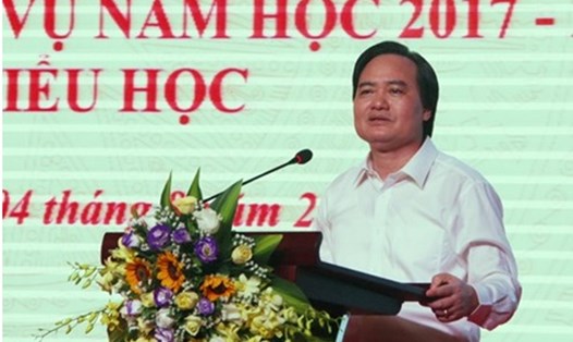Bộ trưởng Phùng Xuân Nhạ phát biểu trong Hội nghị tổng kết năm học 2016-2017, triển khai nhiệm vụ năm học 2017-2018 bậc tiểu học tại Phú Thọ. Ảnh: Bộ GDĐT.