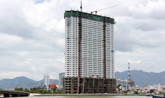 Dự án Tổ hợp Khách sạn - căn hộ cao cấp Mường Thanh Khánh Hòa xây vượt tầng. Ảnh: N.B