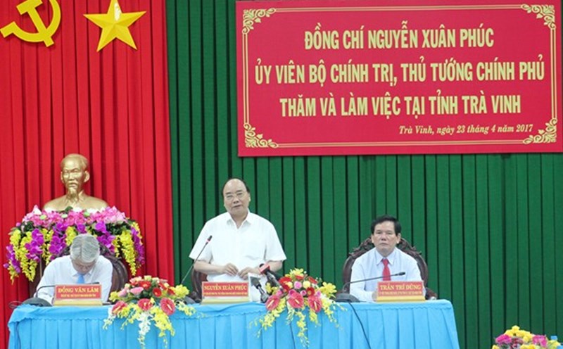 Thủ tướng Nguyễn Xuân Phúc phát biểu chỉ đạo tại buổi làm việc với tỉnh Trà Vinh. (Ảnh: TR.L)