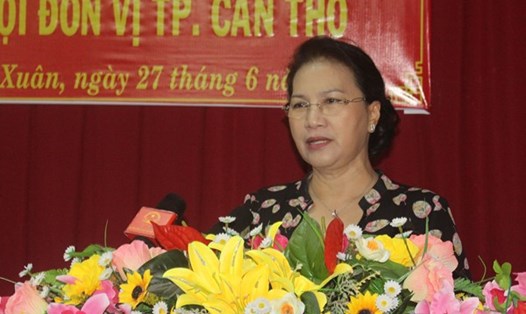 Chủ tịch Quốc hội Nguyễn Thị Kim Ngân phát biểu tại hội nghị tiếp xúc cử tri (ảnh: Tr.L)