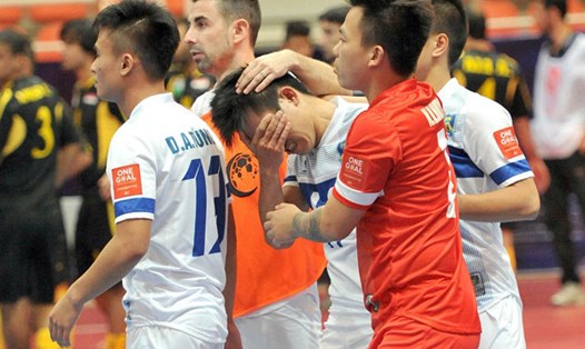 Thái Sơn Nam dừng chân ở bán kết giải futsal các CLB Châu Á 2017 sau trận thua "tan nát" trước đại diện đến từ Thái Lan Chonburi. Ảnh: Q.T
