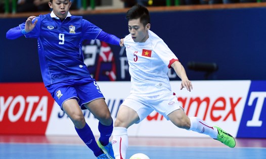 Futsal Việt Nam sẽ phải chạm trán Thái Lan ngay ở lượt trận mở màn SEA Games 29. Ảnh: Q.T