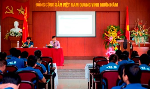 Hội nghị NLĐ Cty TNHH Dịch vụ kho vận ALD. Ảnh: LĐLĐ quận Nam Từ Liêm (HN) cung cấp.