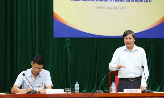 Đồng chí Trần Thanh Hải - Phó Chủ tịch thường trực Tổng LĐLĐVN phát biểu chỉ đạo tại Hội nghị Sơ kết công tác 6 tháng đầu năm, triển khai nhiệm vụ 6 tháng cuối năm 2017 của Báo Lao Động. Ảnh: Hải Nguyễn
