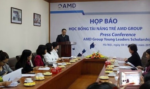 ông Ngô Công Chính - Phó TGĐ AMD Group, Giám đốc chương trình học bổng thông tin về chương trình