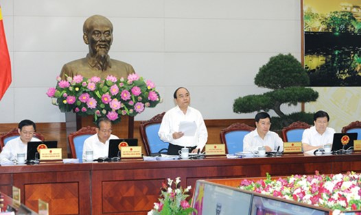 Thủ tướng Nguyễn Xuân Phúc phát biểu khai mạc phiên họp Chính phủ trực tuyến sáng 3.7. Ảnh Chinhphu.vn