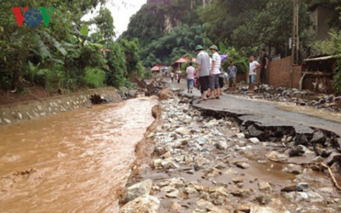 Sạt lở đất do mưa lũ tại một số tỉnh miền núi phía Bắc. Ảnh: VOV