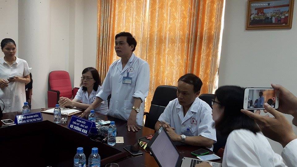 Giám đốc BV Thể thao cung cấp thông tin cho báo chí (Ảnh: PV)