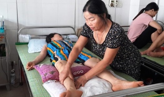 Chị Thảo đang điều trị tại BV Bạch Mai (Ảnh: Thùy Linh)