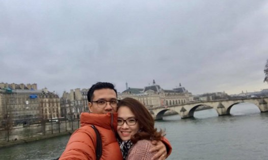 Vợ chồng Đan Lê - Khải Anh mới đây đã chia sẻ bộ ảnh trong chuyến du lịch Paris cuối năm ngoái. Ảnh: FBNV