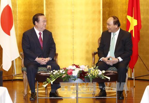 Thủ tướng Nguyễn Xuân Phúc tiếp Thống đốc tỉnh Ibaraki Hasimoto Masaru. Ảnh: TTXVN