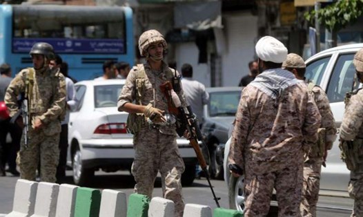 Iran cáo buộc Saudi Arabia đứng sau hai vụ tấn công vào Quốc hội Iran và lăng mộ Khoemini. Ảnh: AFP/Fars News