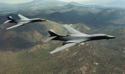 Hai máy bay ném bom hạng nặng B-1B của Mỹ. Ảnh: Reuters