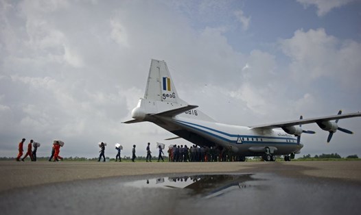 Tìm thấy thi thể và mảnh vỡ máy bay chở 122 người của Myanmar bị mất tích. Ảnh: AFP