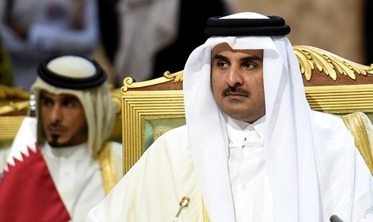 Tiểu vương Qatar đã điện đàm với Tổng thống Iran tối 25.6. Ảnh: AFP