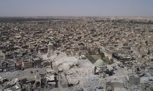 Khu vực nhà thờ Hồi giáo 850 năm tuổi al-Nuri bị nổ tung vào tuần trước. Ảnh: AP