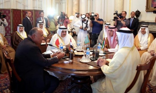 Ngoại trưởng Ai Cập, Saudi Arabia, Bahrain và UAE  trong cuộc họp tại Cario, Ai Cập ngày 5.7 để thảo luận về cuộc khủng hoảng ngoại giao với Qatar. Ảnh: Reuters