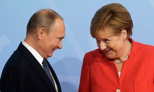 Tổng thống Nga Vladimir Putin và Thủ tướng Đức Angela Merkel. Ảnh: EPA