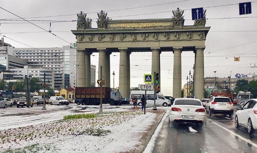Hiện tượng thời tiết bất thường ở St Petersburg, Nga. Ảnh: IT