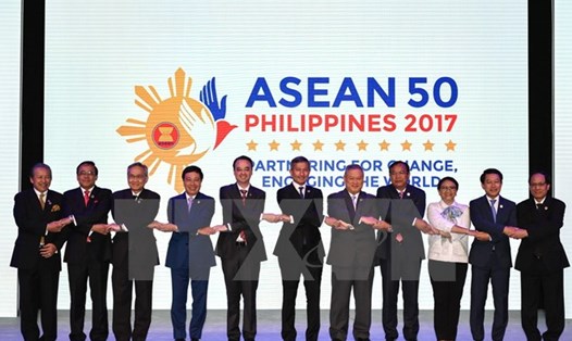 Các ngoại trưởng chụp ảnh chung tại lễ khai mạc Hội nghị AMM lần thứ 50 ở Manila (Philippines) ngày 5.8. Nguồn: TTXVN