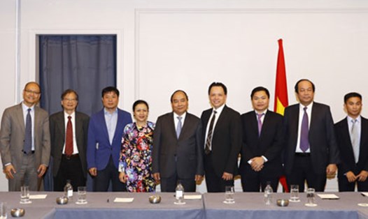 Thủ tướng Nguyễn Xuân Phúc tiếp một số doanh nhân thành đạt gốc Việt. Ảnh: TTXVN