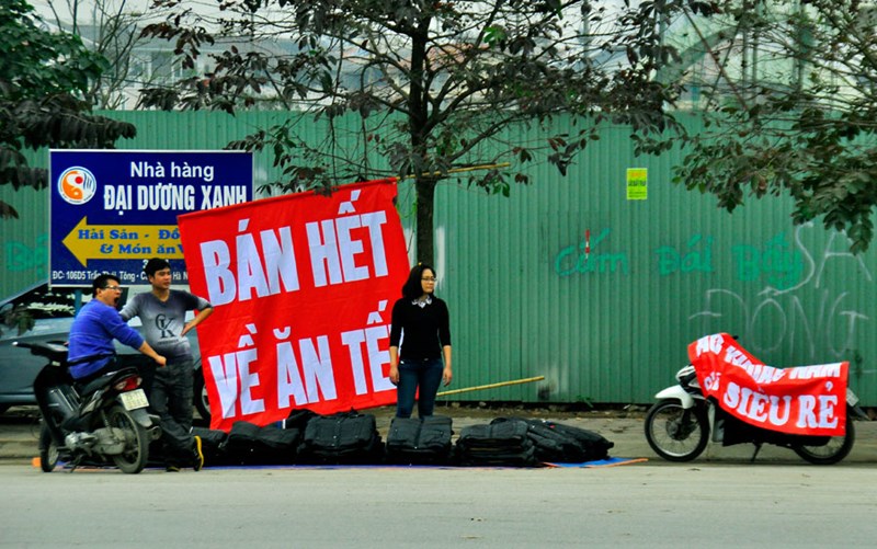 “Siêu thị mặt đất” mọc như nấm