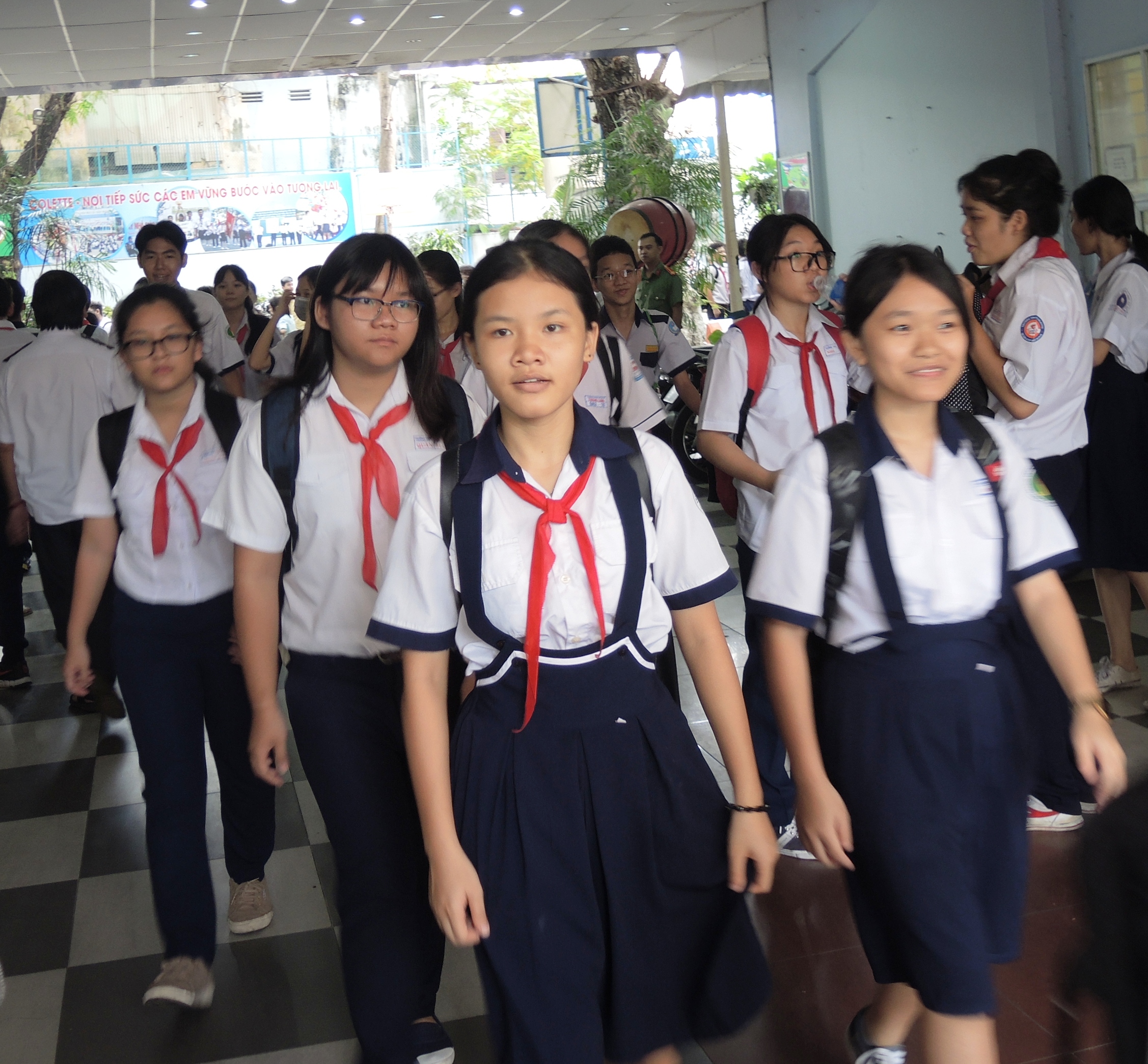 Thí sinh dự thi vào lớp 10 công lập tại TPHCM (Ảnh K.Q) 