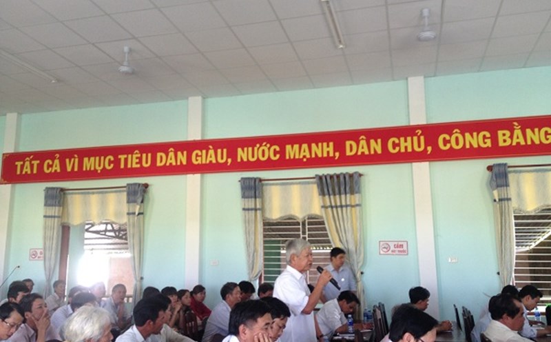 Cử tri huyện Đại Lộc phản ánh nhiều vấn đề bức xúc với đoàn đại biểu Quốc hội. Ảnh: P.B