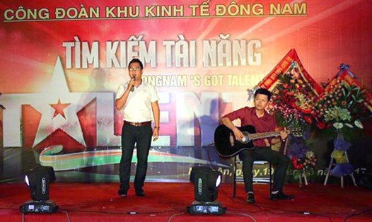 Một tiết mục biểu diễn tại đêm chung kết cuộc thi tìm kiếm tài năng do CĐ Khu kinh tế Đông Nam (Nghệ An) tổ chức.