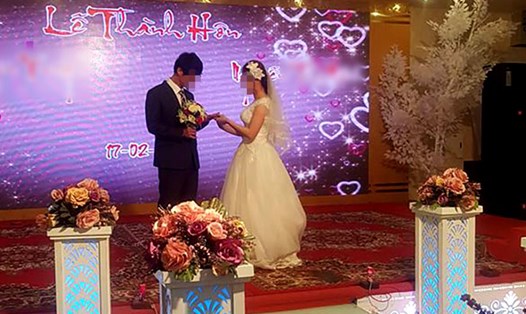 Một đám cưới đẹp giữa dâu Việt - rể Hàn được các “cò” quảng bá khiến ngày một nhiều cô gái ôm giấc mộng lấy chồng Hàn Quốc.