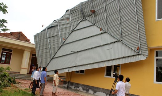 Trường Tiểu học Thạch Liên (Thạch Hà, Hà Tĩnh) bị hư hại do bão số 2. Ảnh: Trần Tuấn