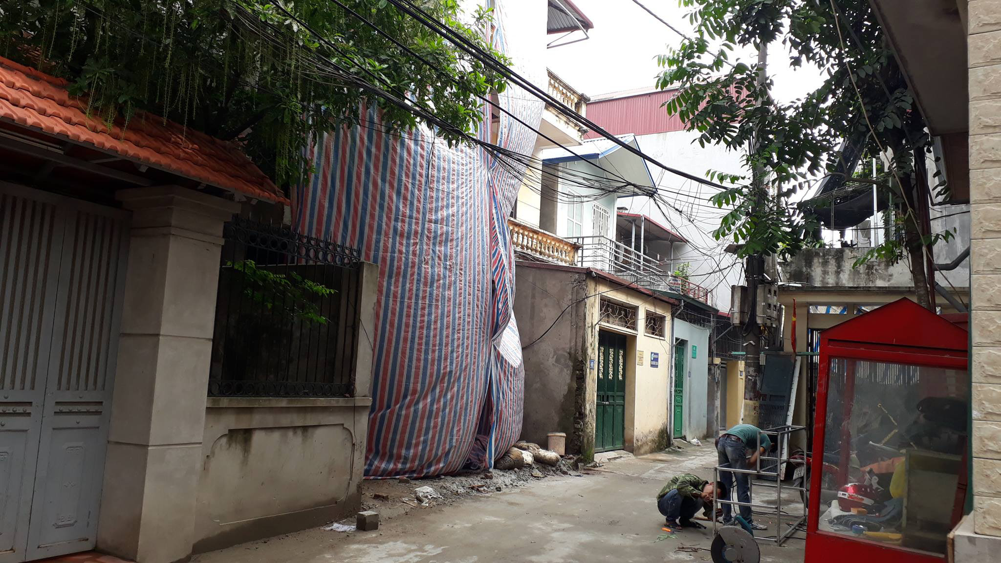 Hiện công trình này đang trong quá trình tạm ngừng xây dựng.. Ảnh: PV