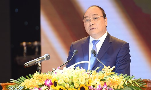 Thủ tướng Chính phủ Nguyễn Xuân Phúc phát biểu tại Hội nghị biểu dương 700 người có công với cách mạng toàn quốc.