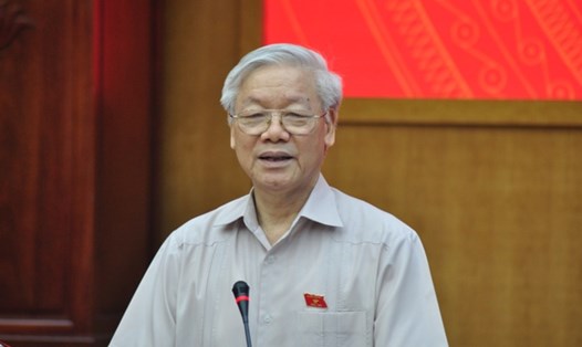 Tổng Bí thư tiếp xúc cử tri TP Hà Nội ngày 13.5.2017. Ảnh PV