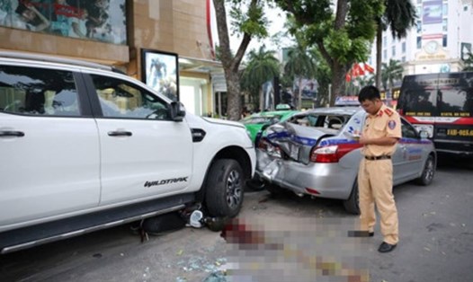 Hiện trường vụ tai nạn giao thông nghiêm trọng trên đường Bà Triệu (Hà Nội) ngày 22.6. Ảnh: PV