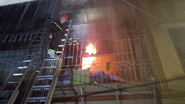 Đám cháy lớn khiến 2 người tử vong. Ảnh: Trần Thường