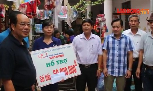 Quỹ TLV lao động cứu trợ lũ lụt tại Hà Tĩnh