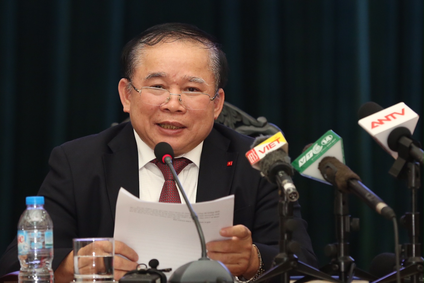 Thứ trưởng Bùi Văn Ga tại buổi họp báo. Ảnh: Hải Nguyễn