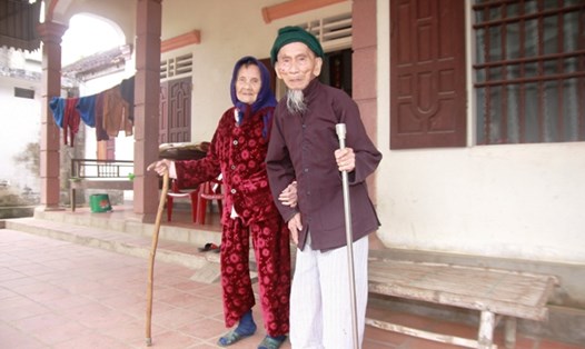 Cụ Cao Viễn và vợ là cặp vợ chồng lớn tuổi nhất châu Á
