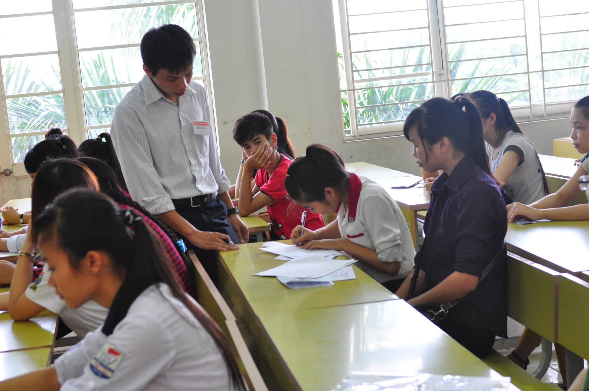 Thí sinh tham dự Kì thi THPT quốc gia (Ảnh: Huyên Nguyễn)